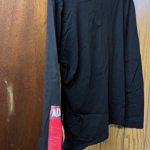 Shirt with long sleeves